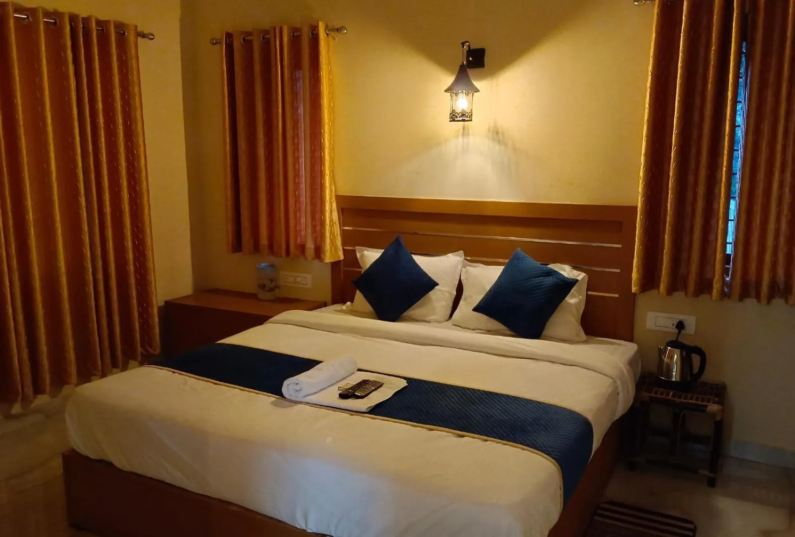 לינה וארוחת בוקר Anachal Dreamcasa הודו