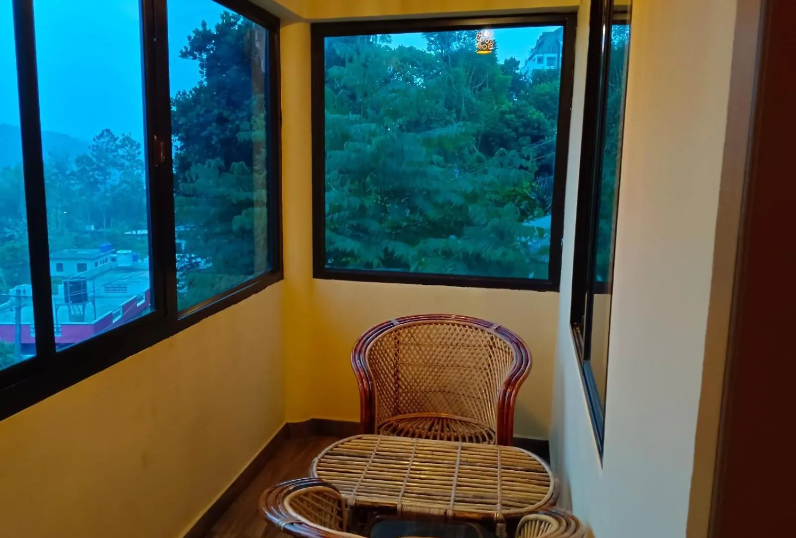 לינה וארוחת בוקר Anachal Dreamcasa