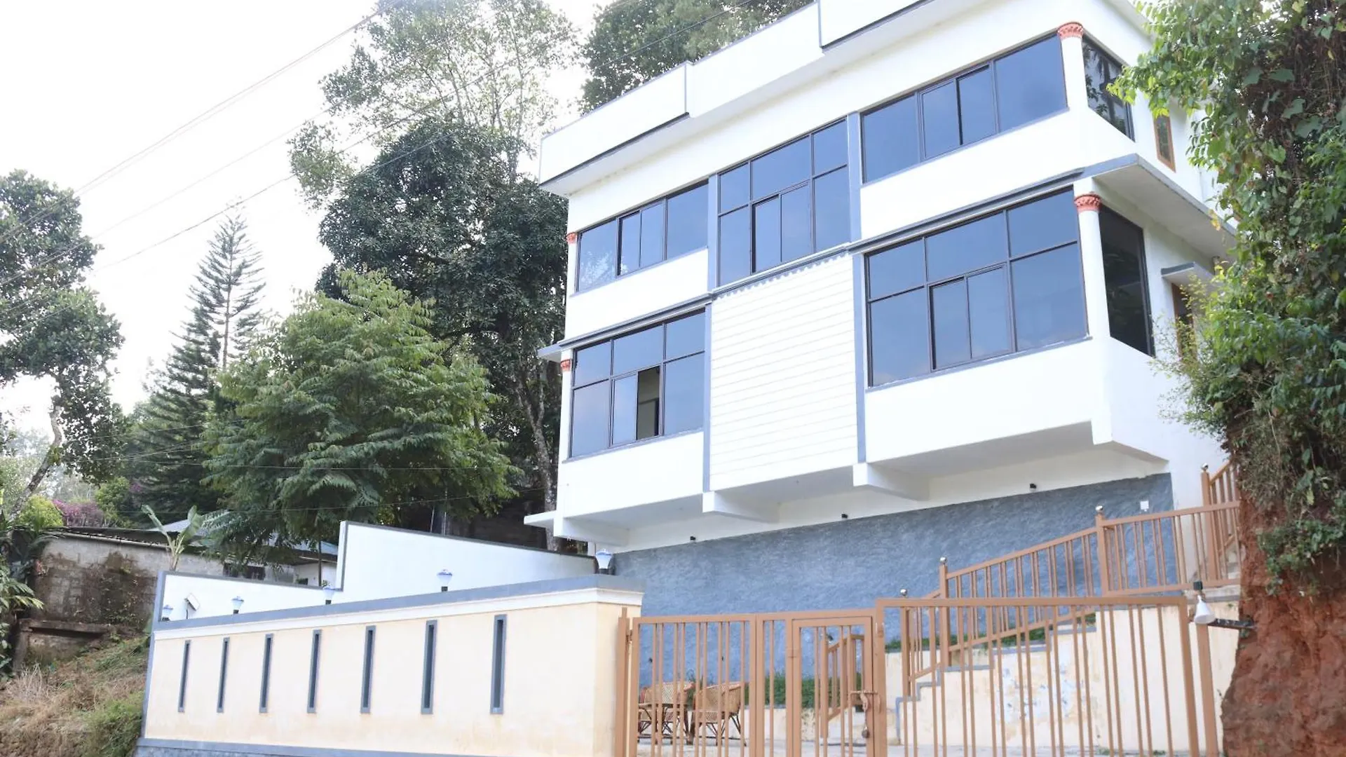 לינה וארוחת בוקר Anachal Dreamcasa